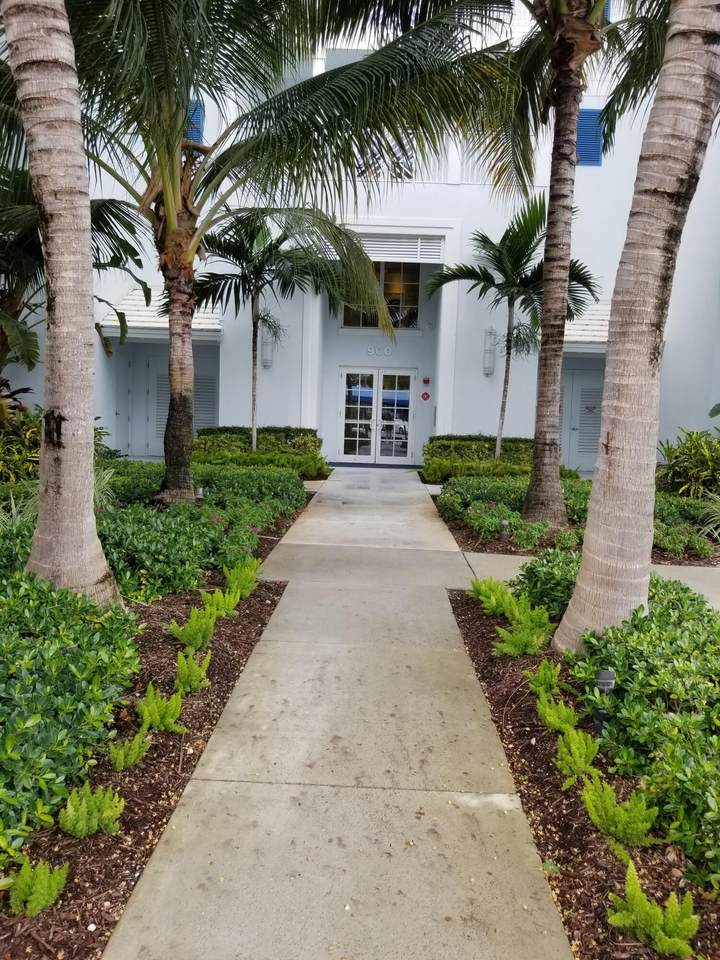 914 Bay Colony Drive - Photo 1
