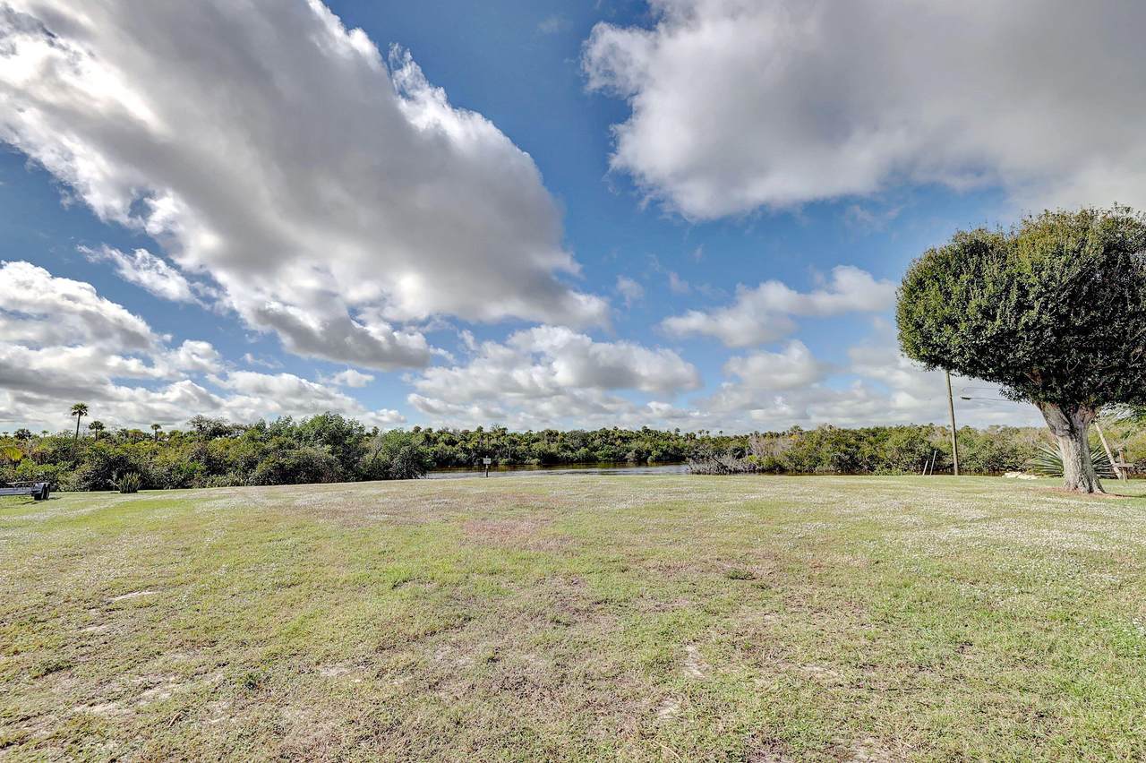 305 Camino Court - Photo 1