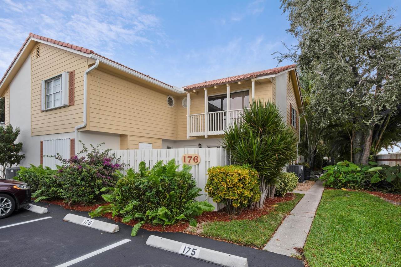 176 Seabreeze Circle - Photo 1