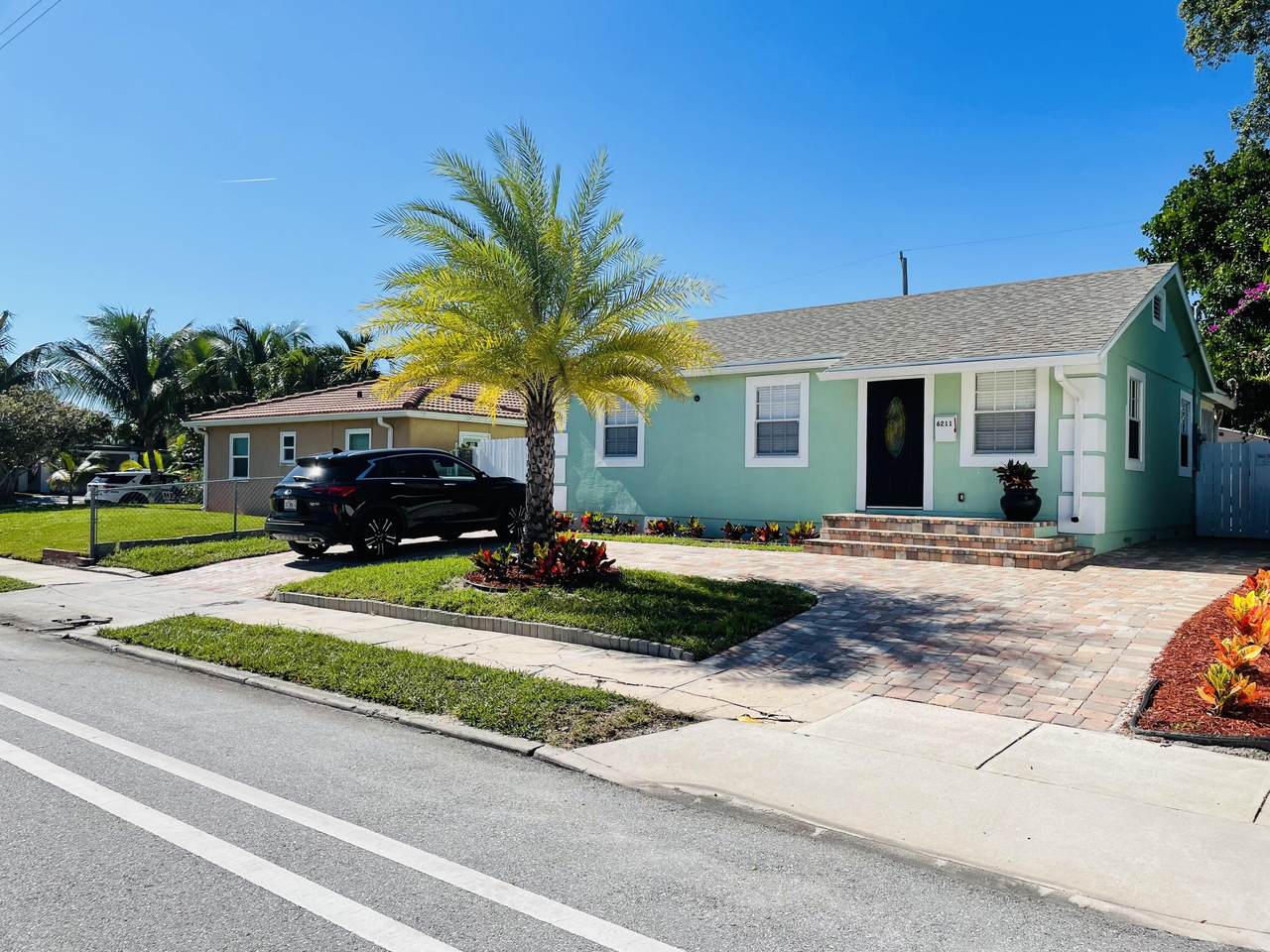 6211 Lake Avenue - Photo 1