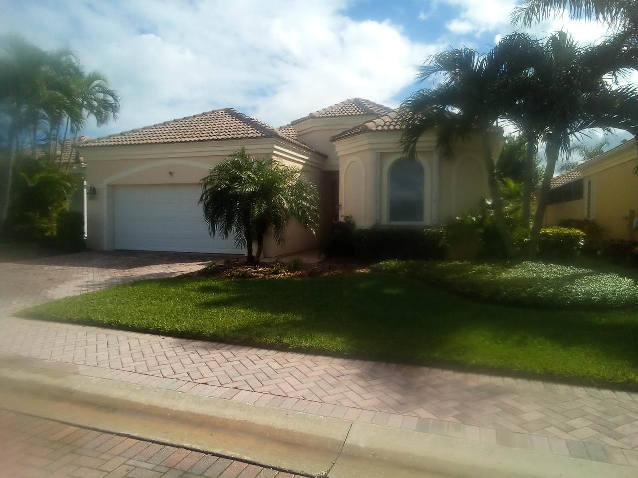 1917 Lynx Drive - Photo 1