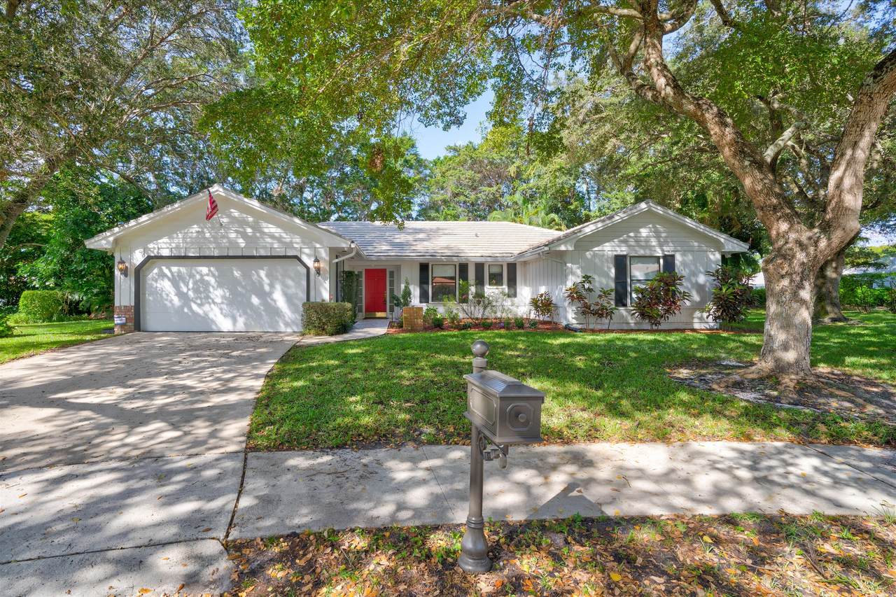 2419 32nd Street - Photo 1