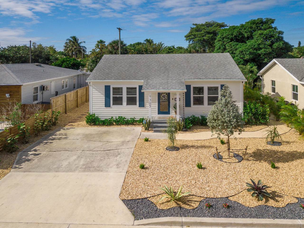 1305 Palmway - Photo 1
