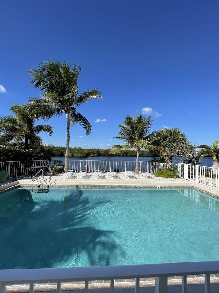 6520 Ocean Boulevard - Photo 1
