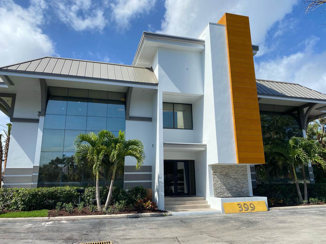 399 Palmetto Park Road - Photo 1