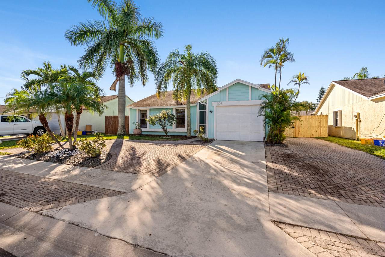 104 Greenbriar Drive - Photo 1