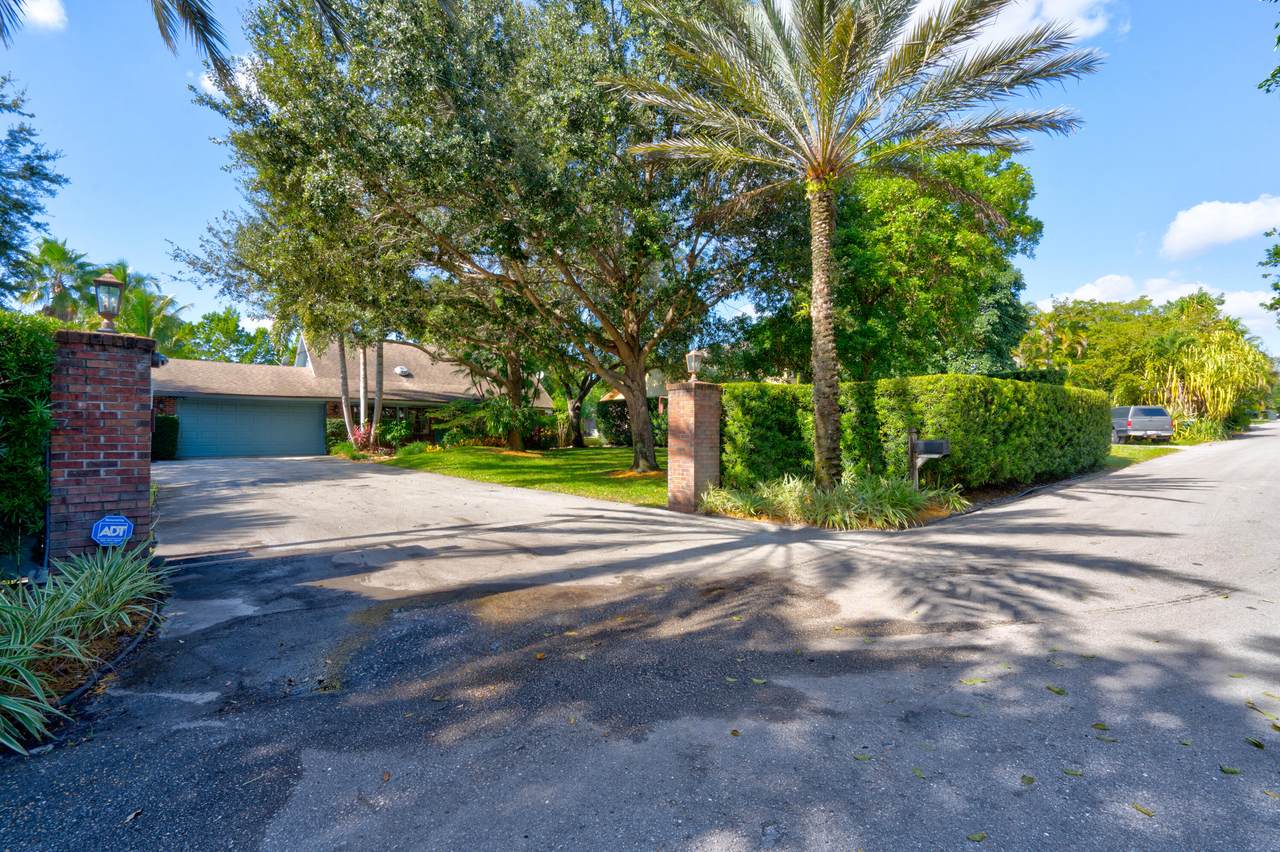 55 5th Avenue - Photo 1