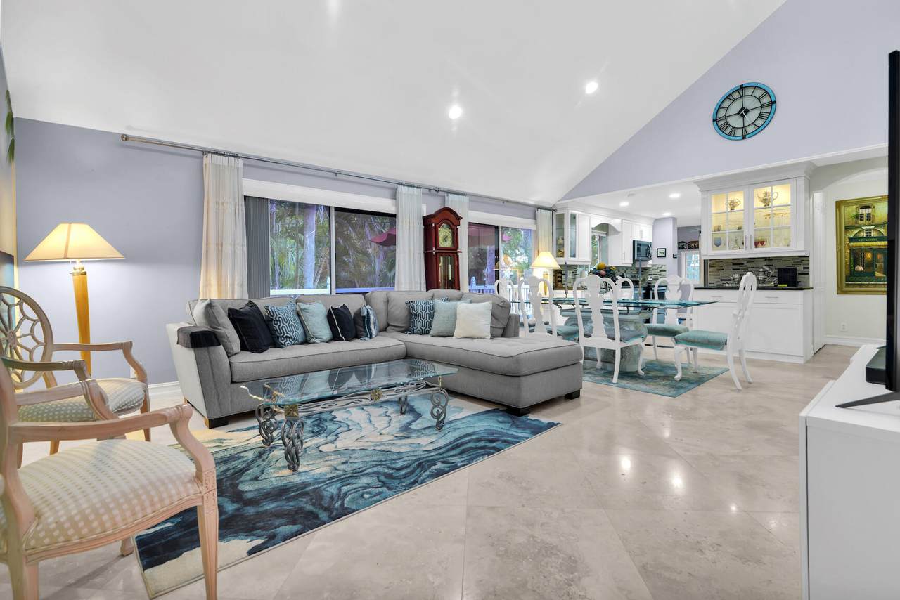 253 15th Street - Photo 1