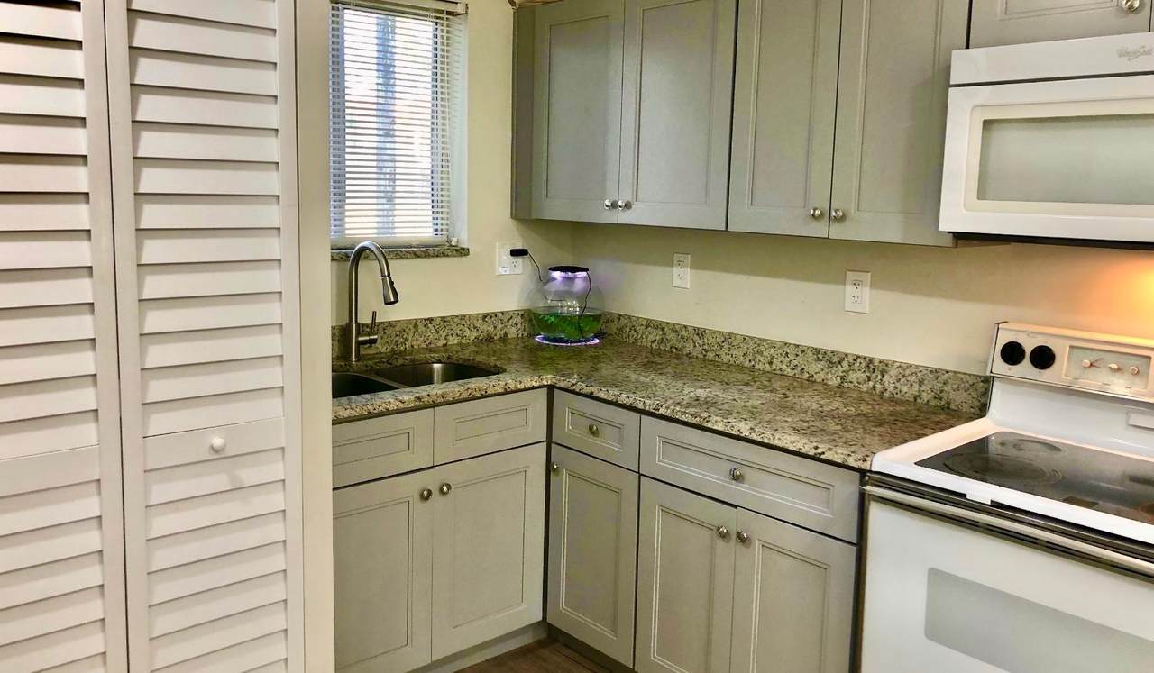 6086 Forest Hill Boulevard - Photo 1
