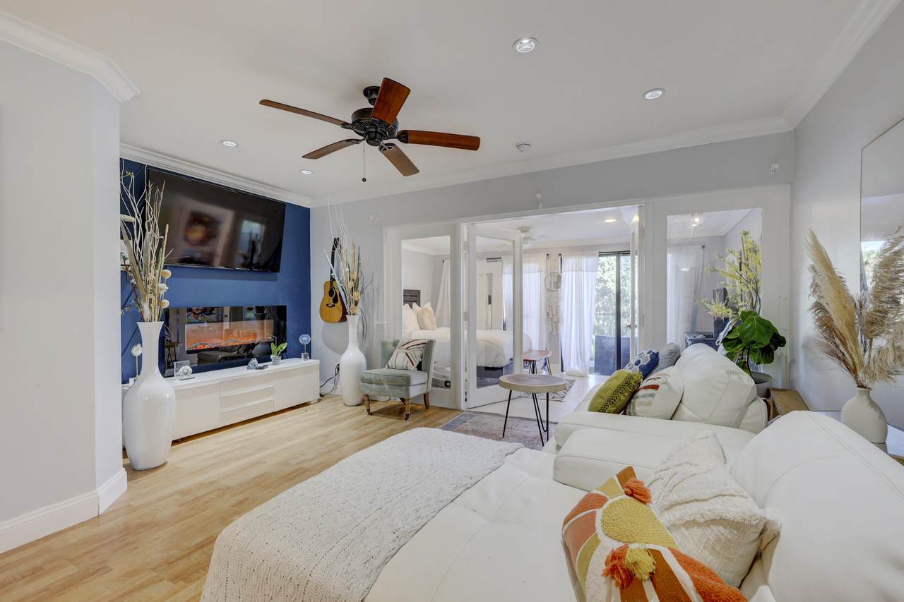 902 Banks Road - Photo 1