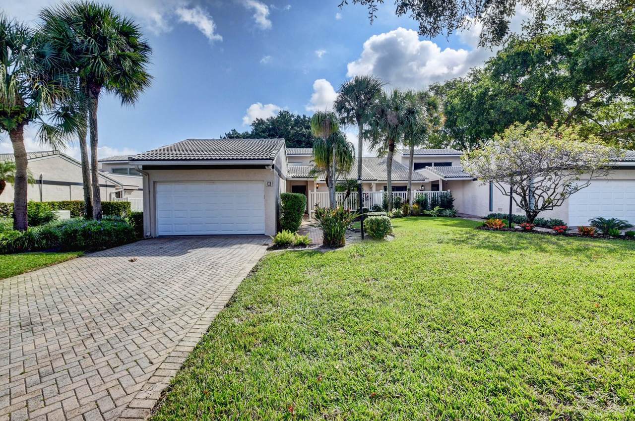 3 Villa Lane - Photo 1