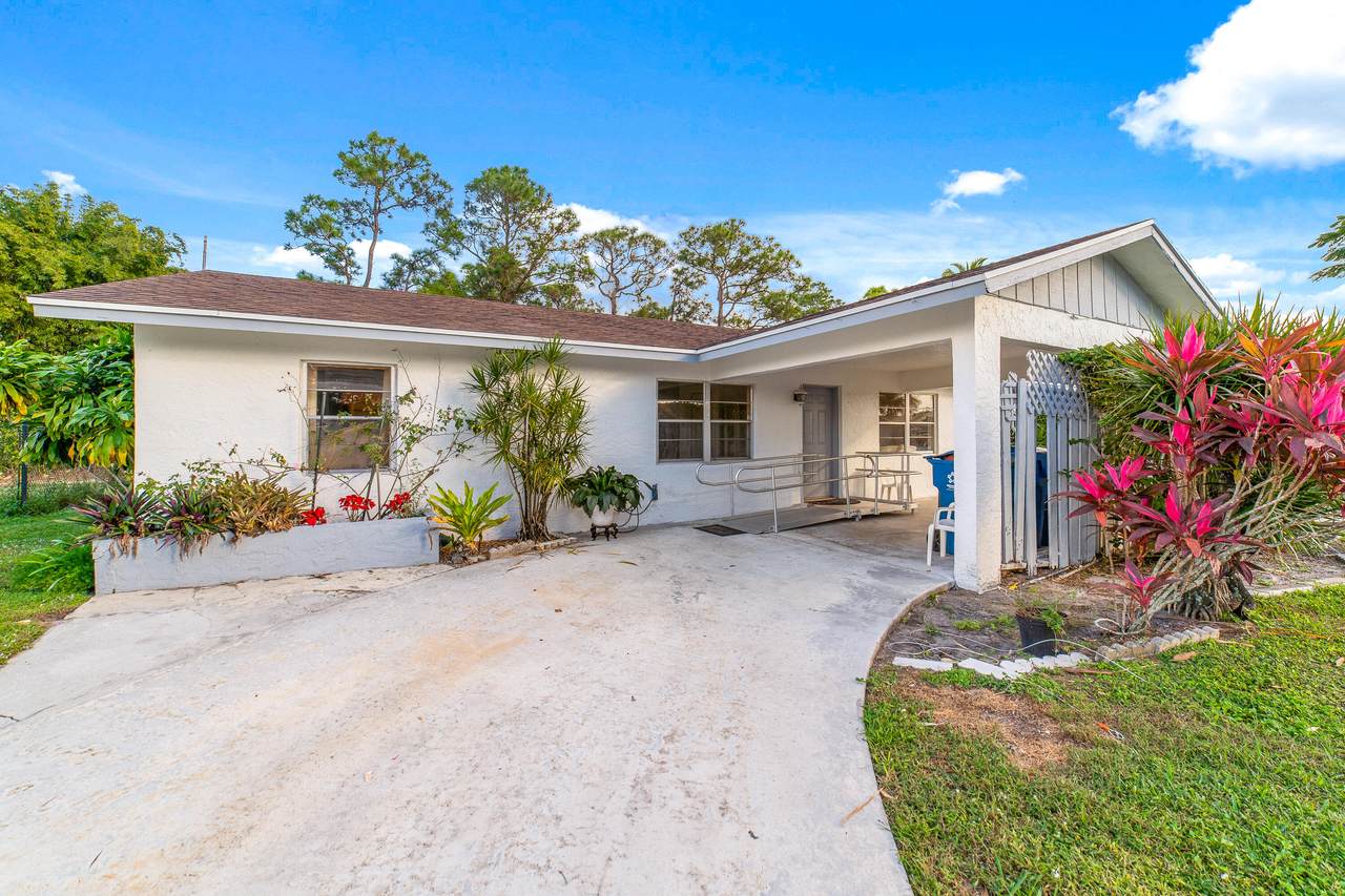 125 Barcelona Drive - Photo 1