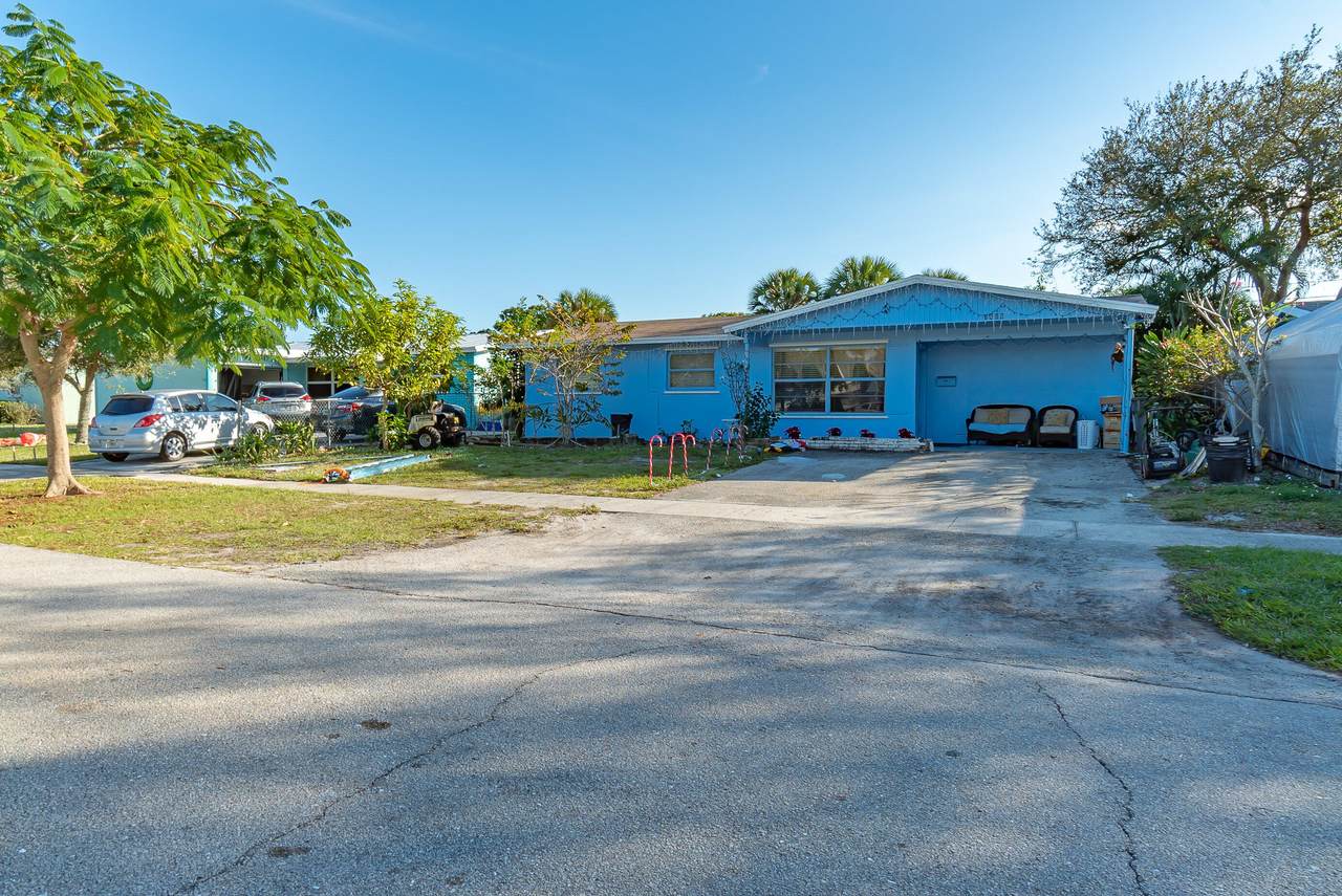 3608 Holiday Road - Photo 1