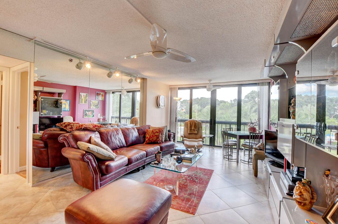 1933 Bridgewood Drive - Photo 1