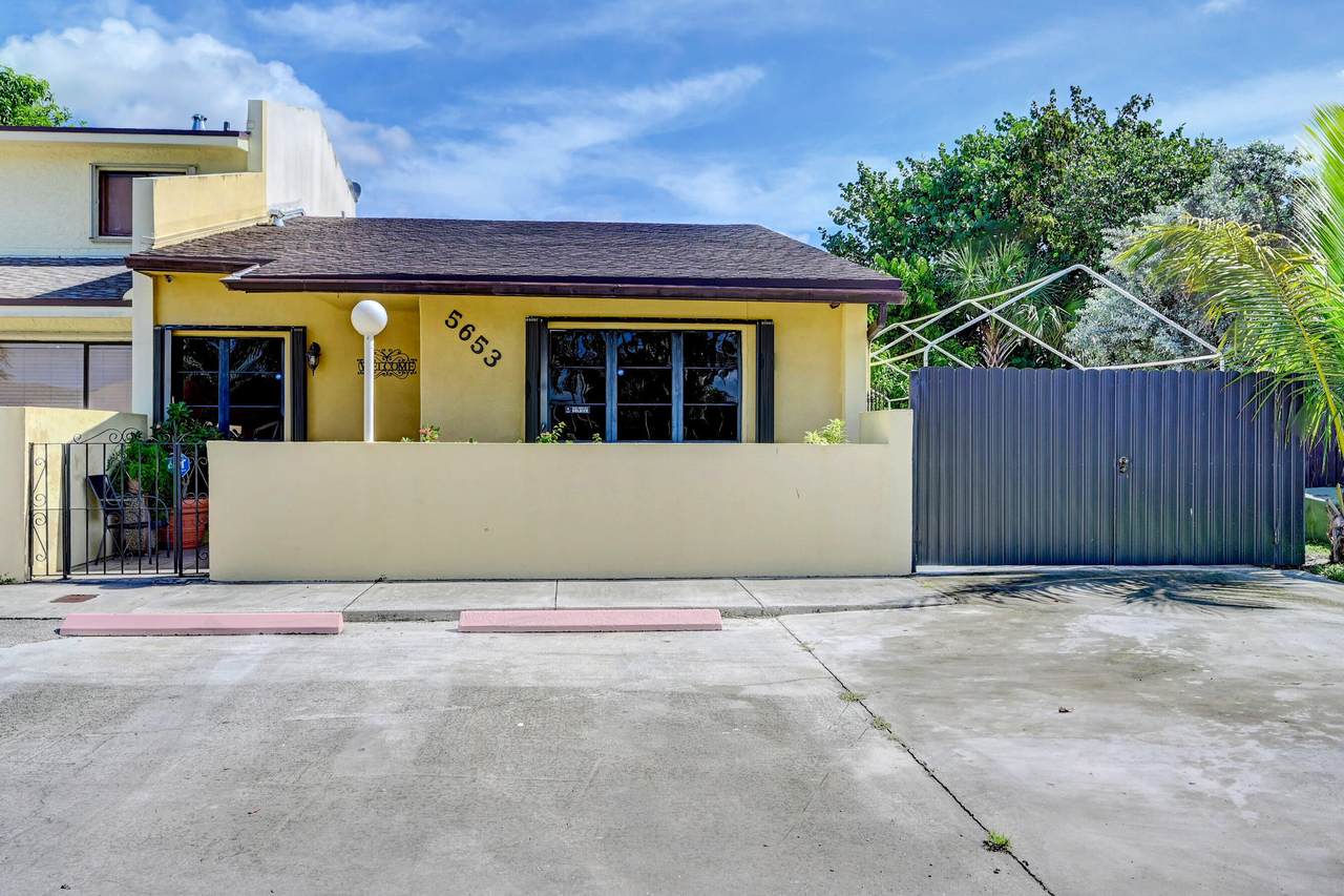 5653 195th Terrace - Photo 1
