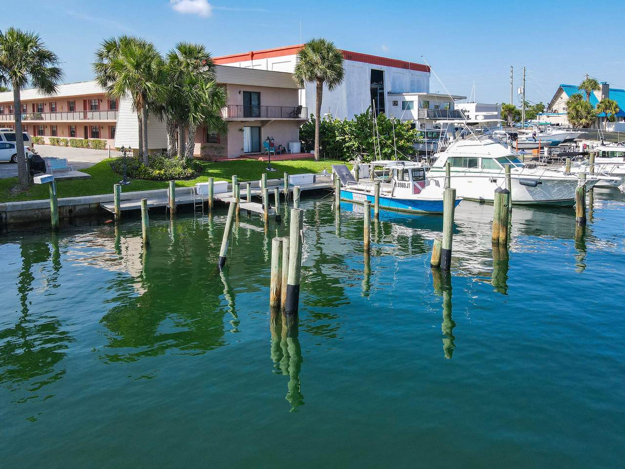 135 Shore Court - Photo 1