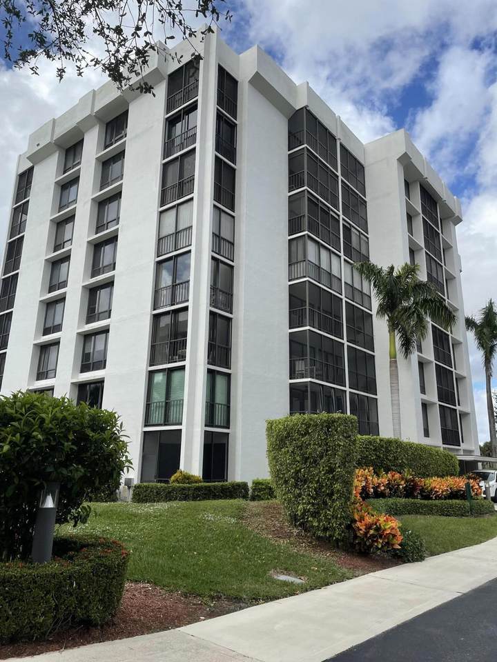 7847 Lakeside Boulevard - Photo 1