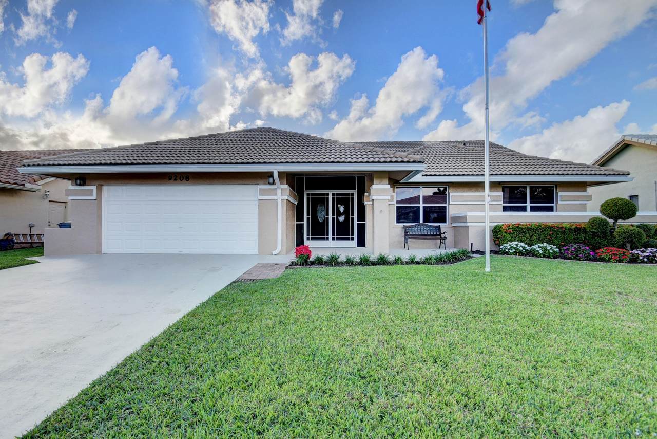 9208 Sun Pointe Drive - Photo 1