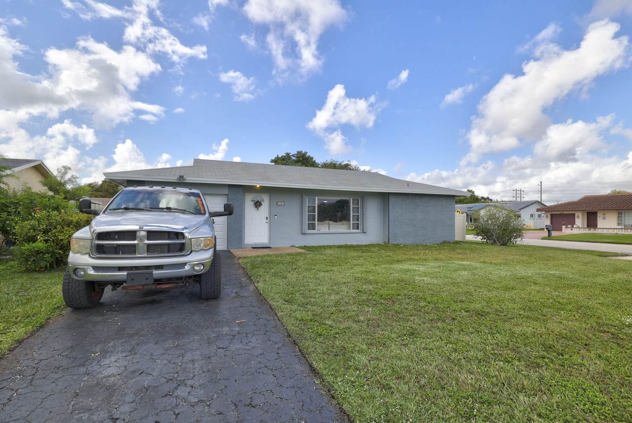 8207 93rd Avenue - Photo 1