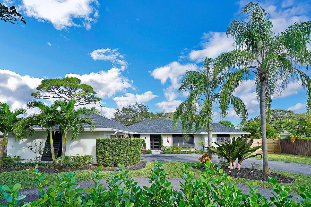 354 Country Club Drive - Photo 1