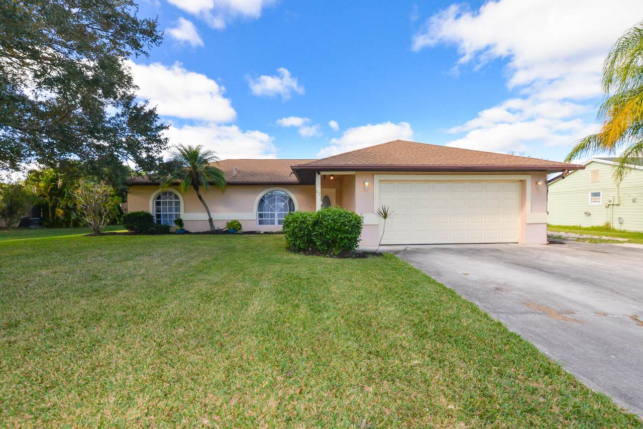 87 Sandalwood Drive - Photo 1