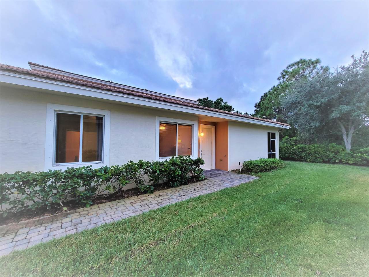 2551 Stockbridge Square - Photo 1