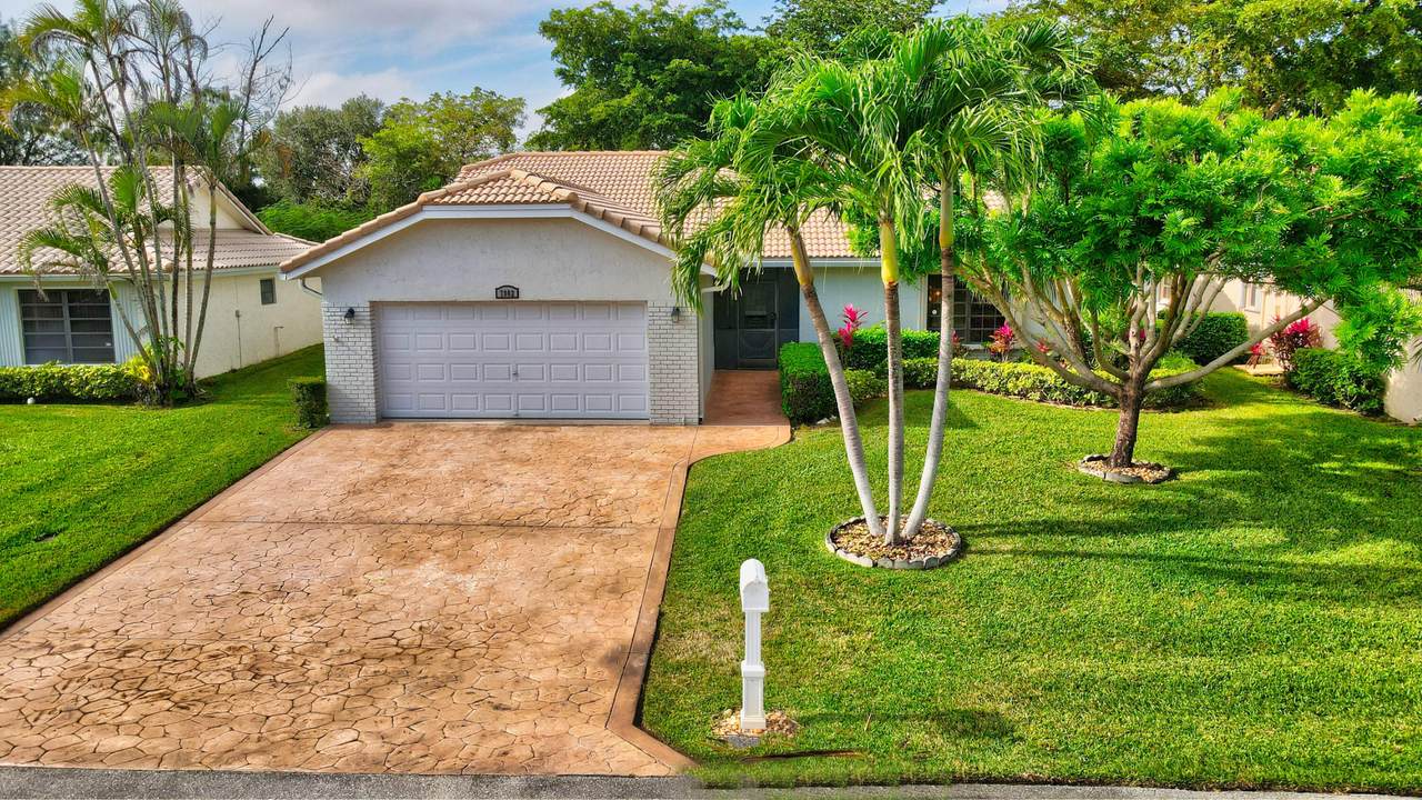 7902 Cloverfield Circle - Photo 1