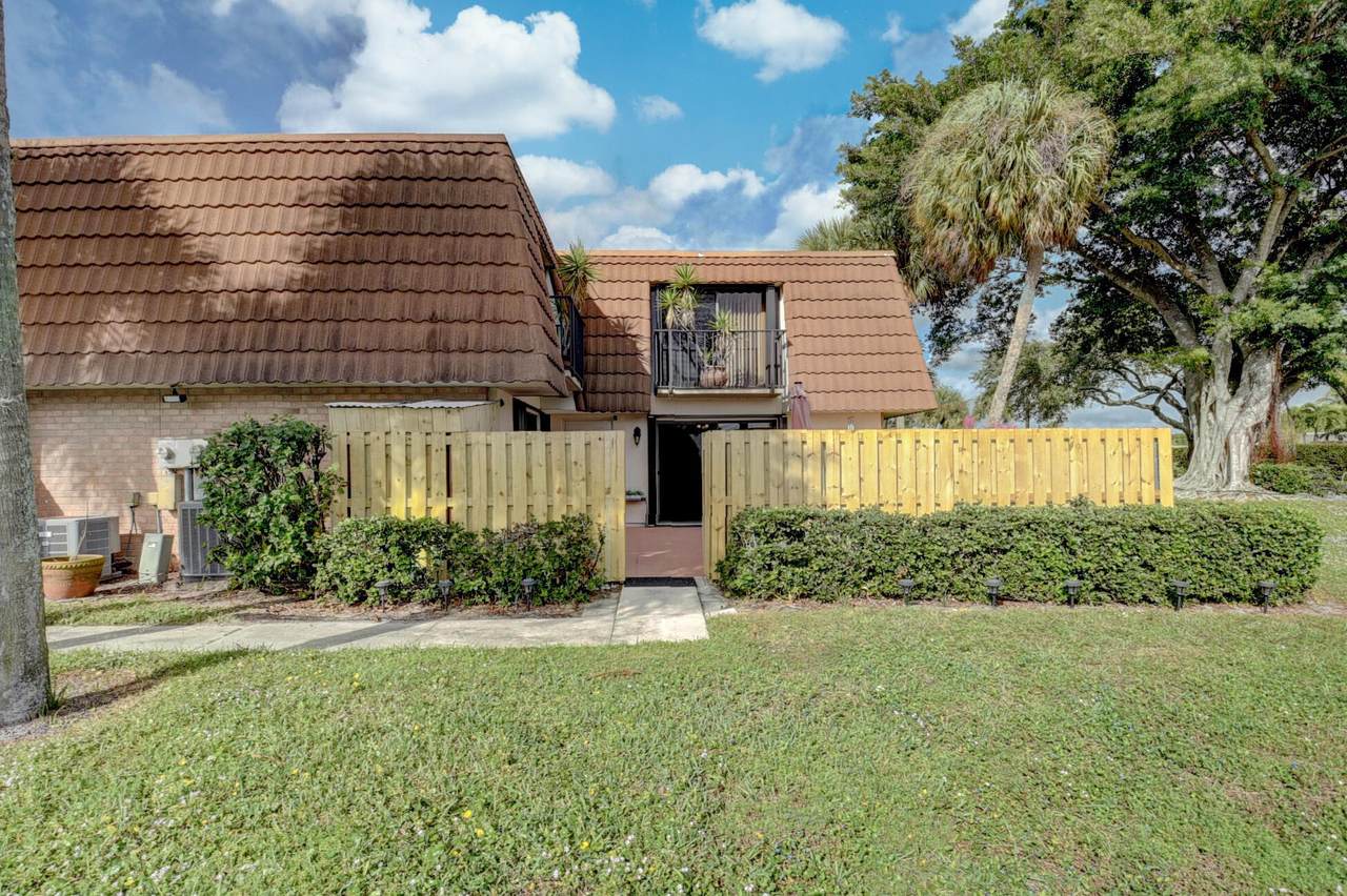 262 Charter Way - Photo 1