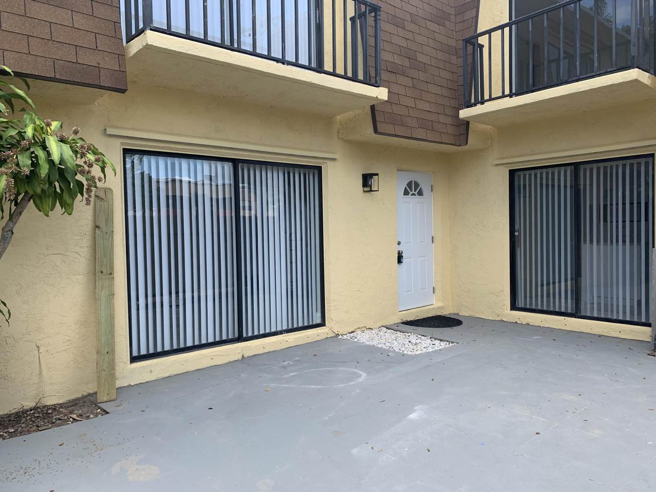 221 Alemeda Drive - Photo 1