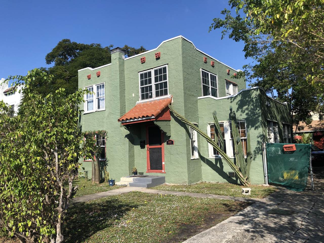 617 36th Street - Photo 1
