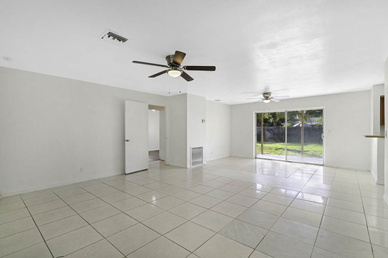 1561 Julie Tonia Drive - Photo 1