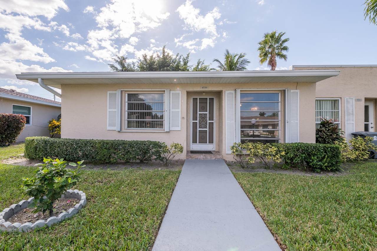 8738 Belle Aire Drive - Photo 1