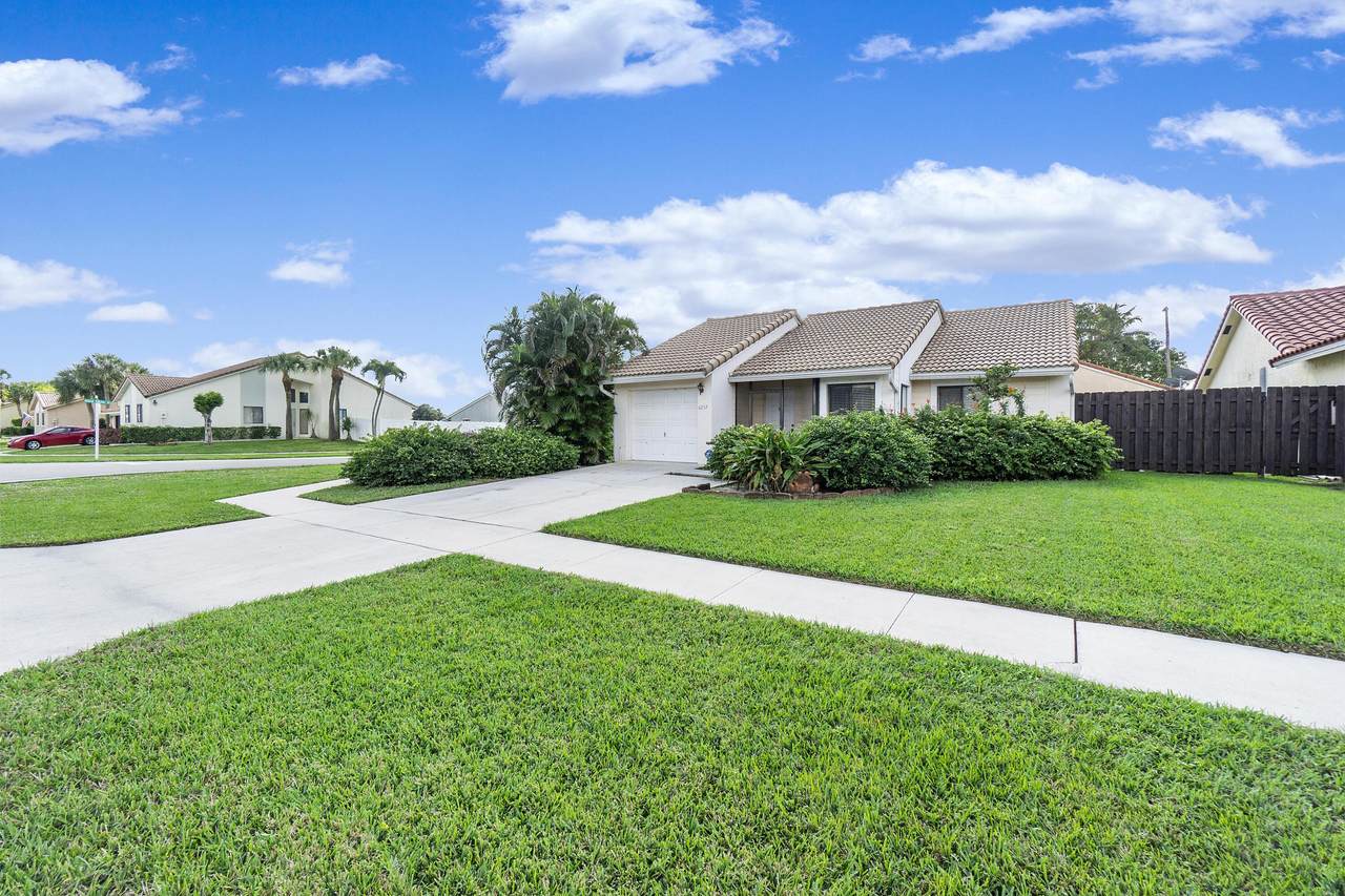 6252 Country Fair Circle - Photo 1