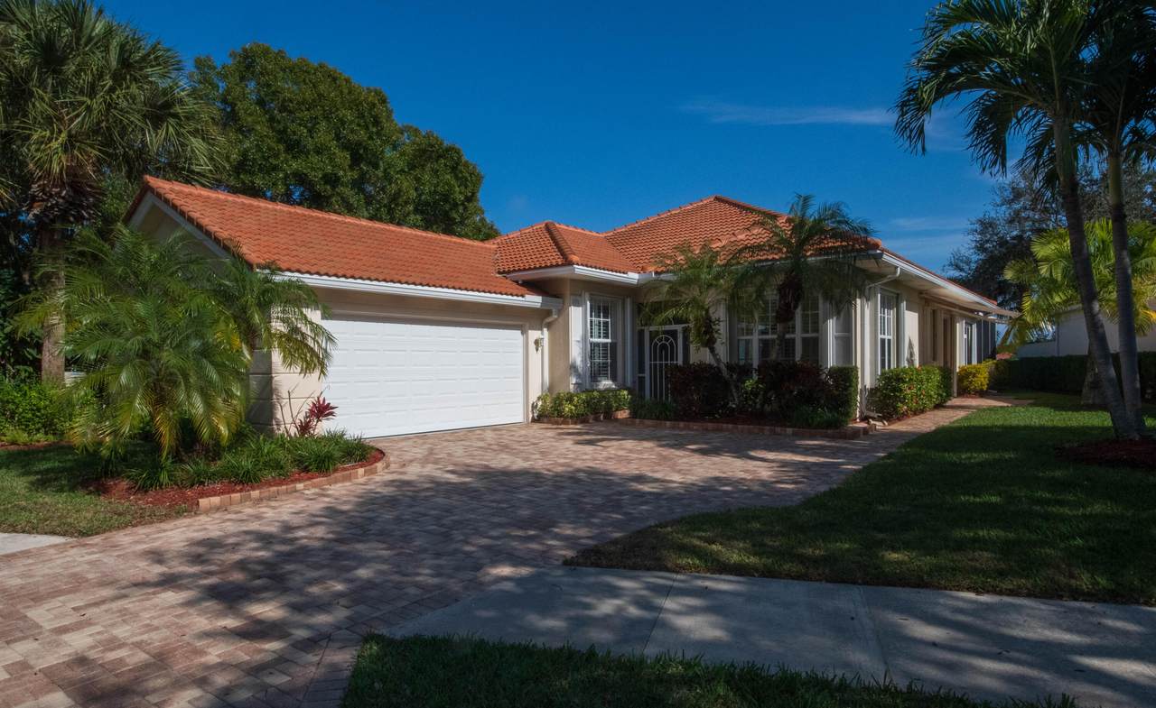 163 Tall Oaks Circle - Photo 1