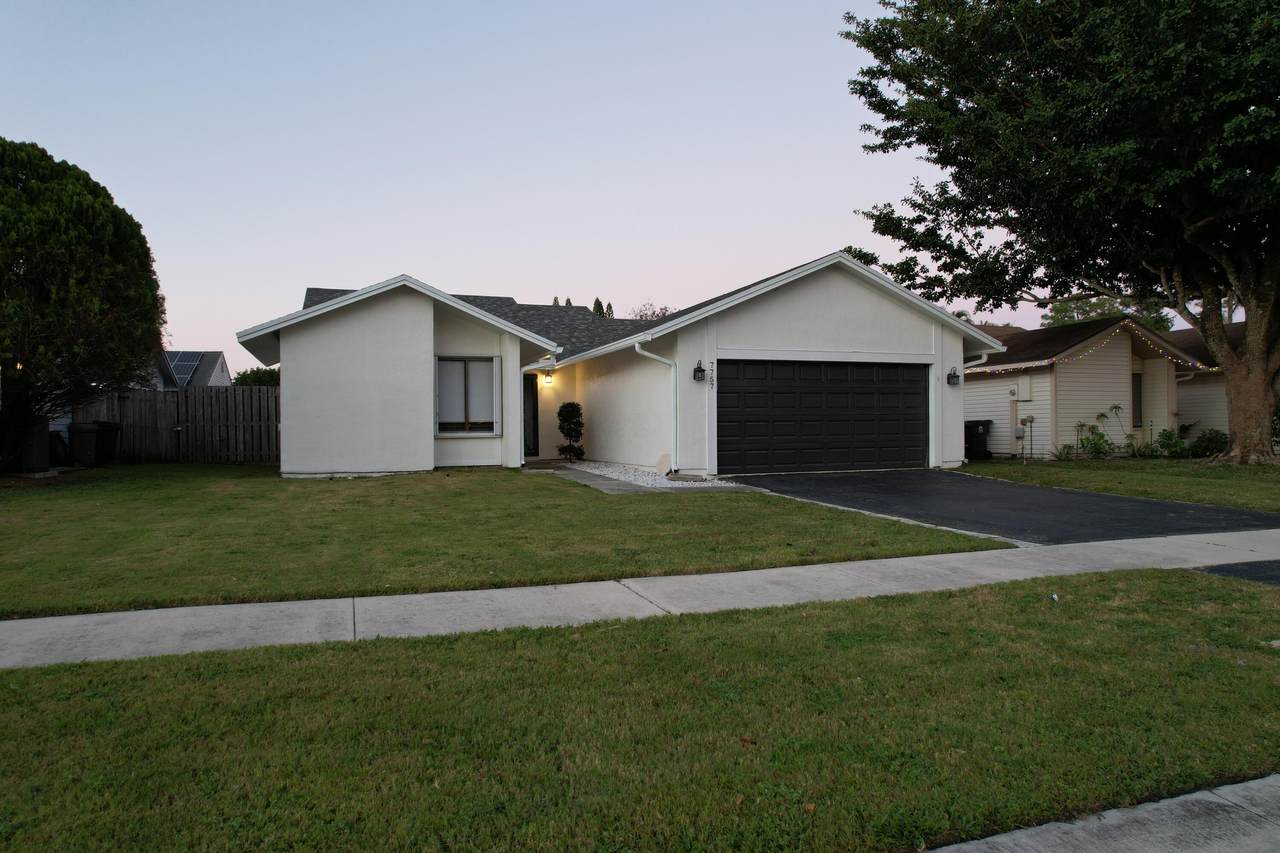 7757 Blackwood Lane - Photo 1