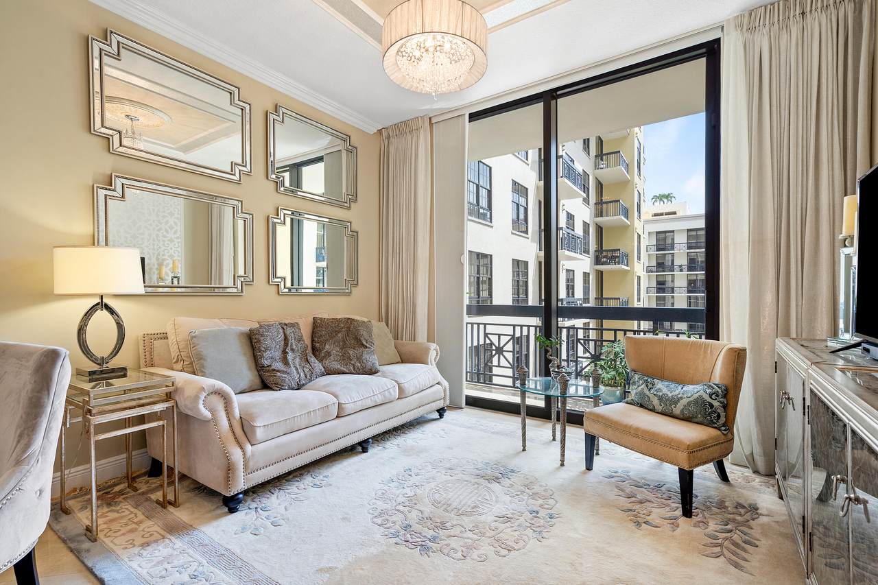 701 Olive Avenue - Photo 1