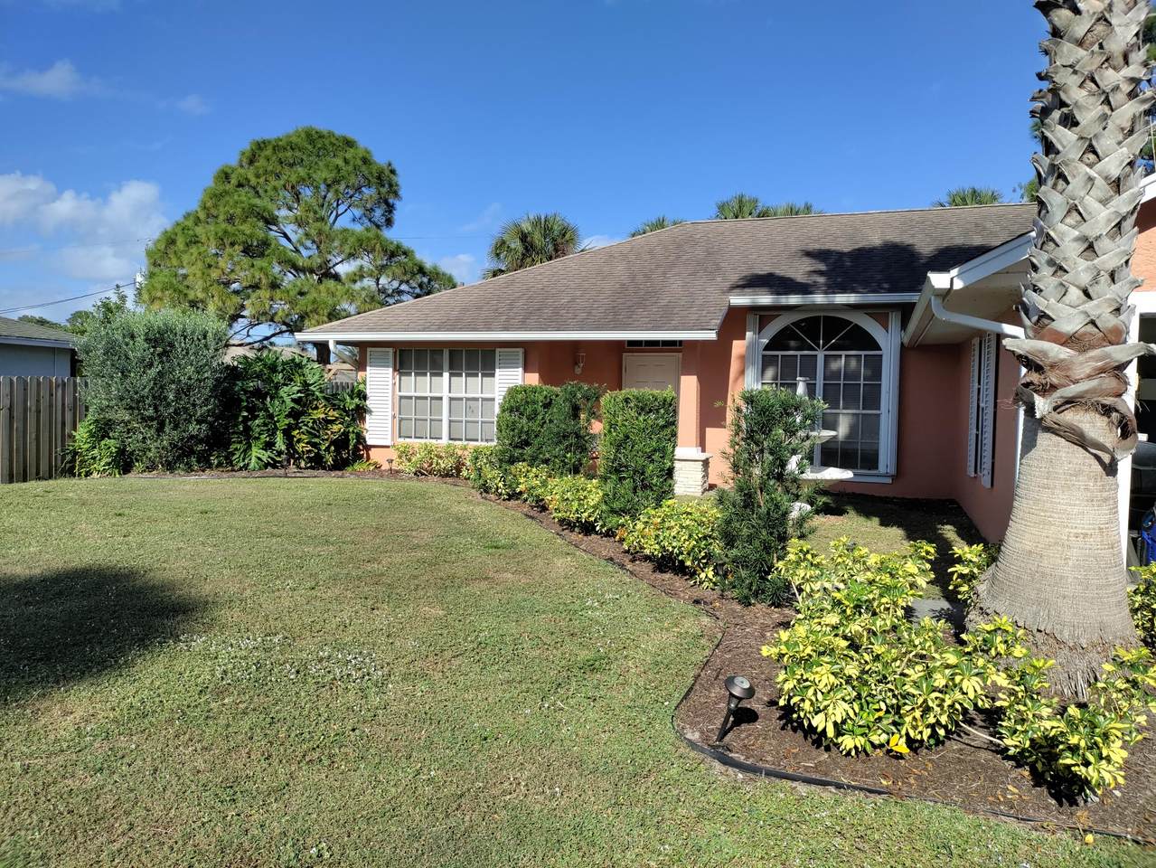 909 Longfellow Road - Photo 1