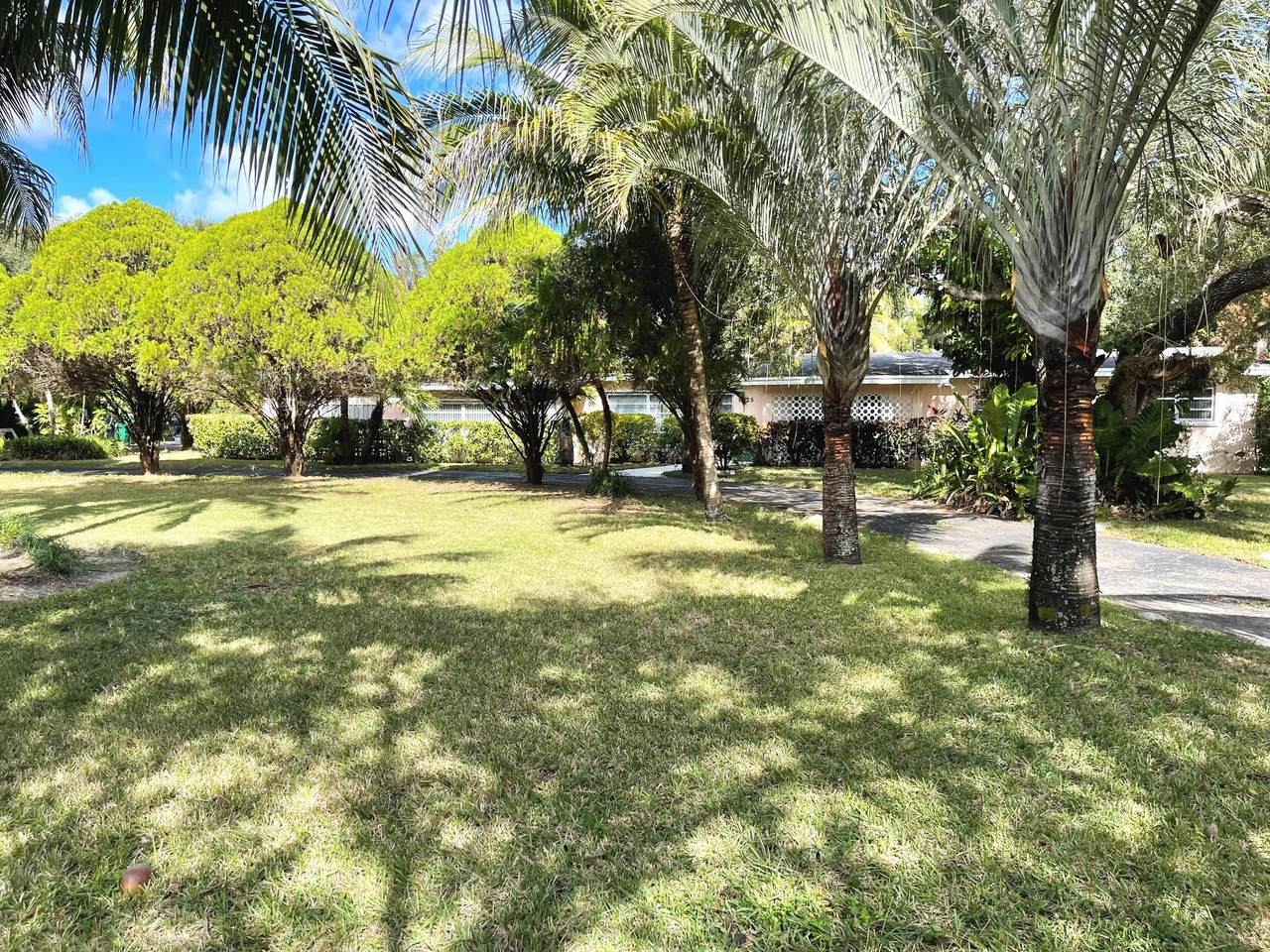 6725 92nd Street - Photo 1