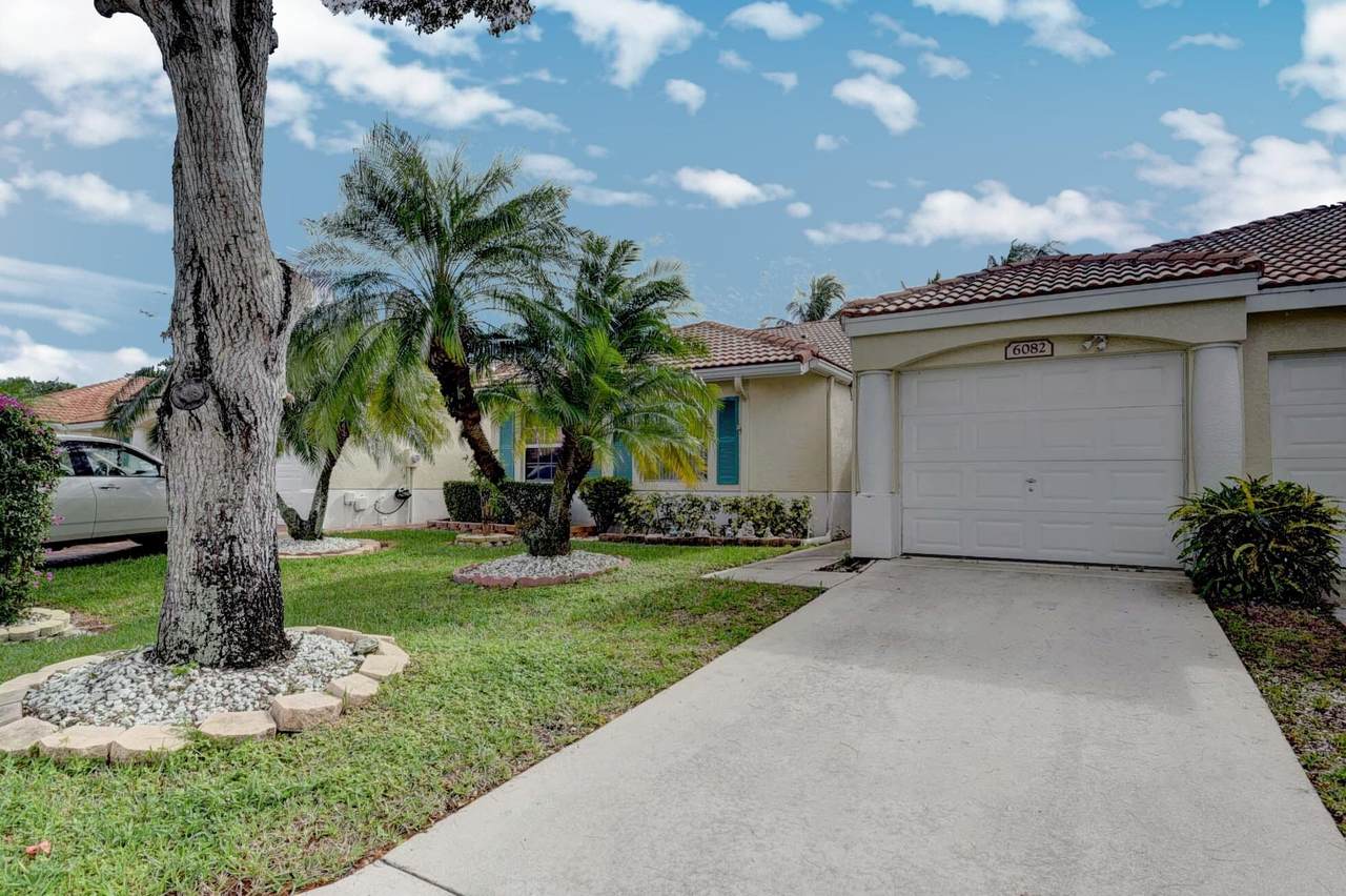 6082 Lake Hibiscus Drive - Photo 1