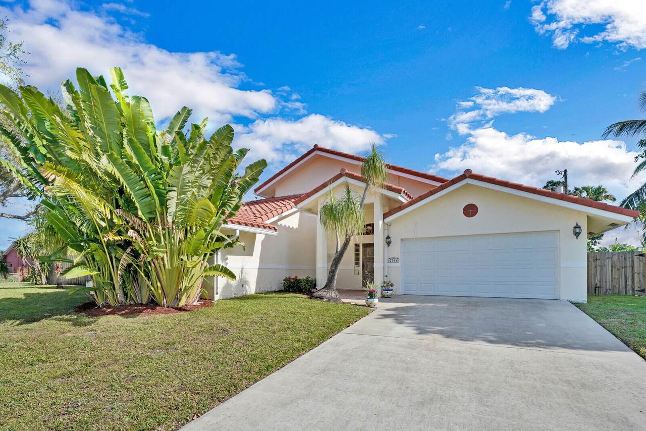 7998 Country Club Boulevard - Photo 1