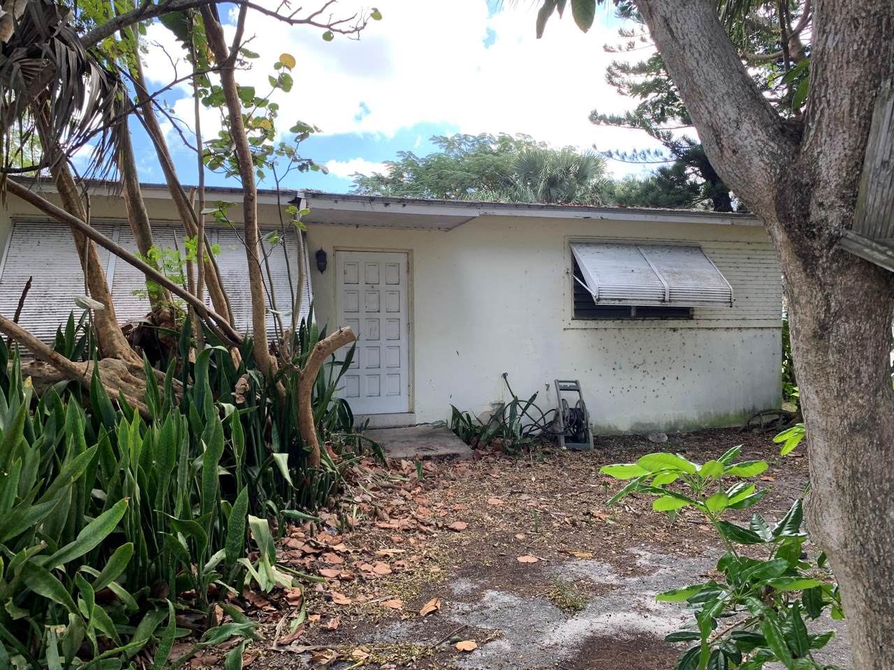 100 Henthorne Drive - Photo 1