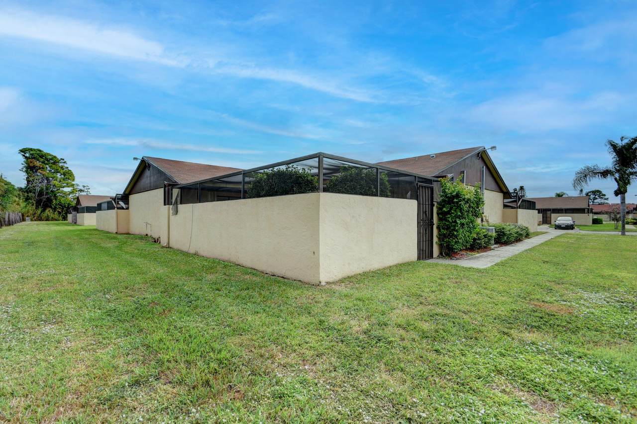 4806 Sunny Palm Circle - Photo 1