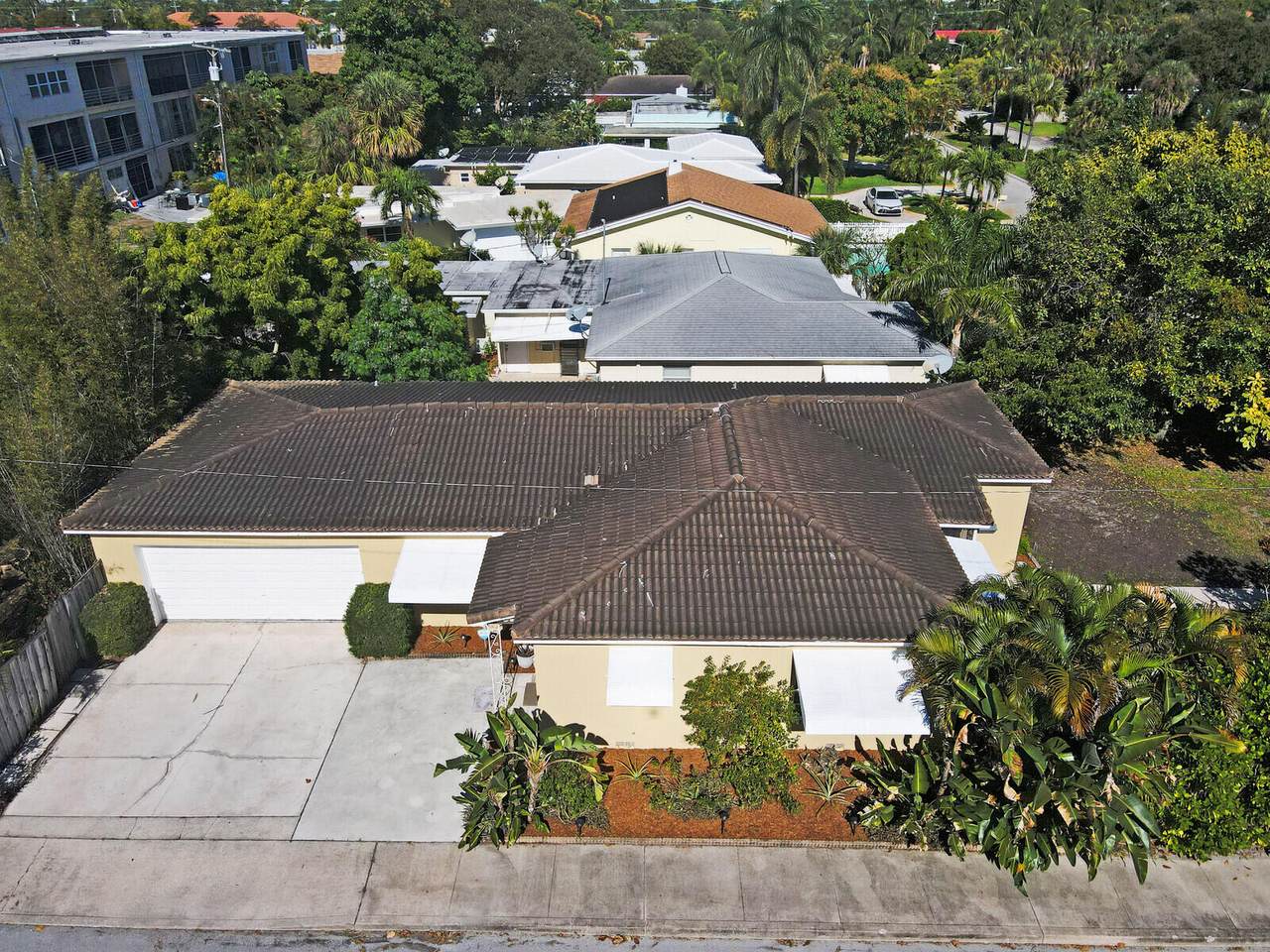 1431 Palmway - Photo 1