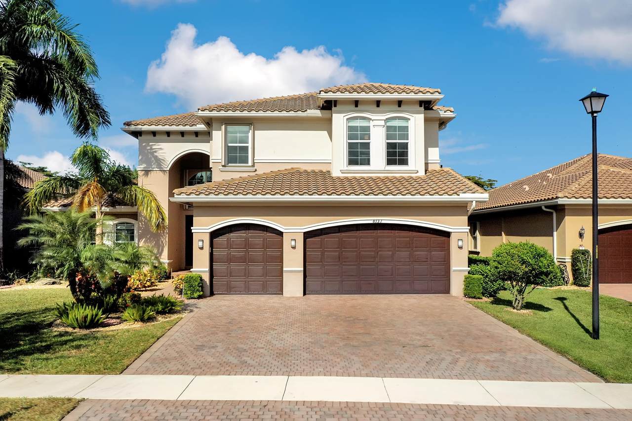 8131 Viadana Bay Avenue - Photo 1