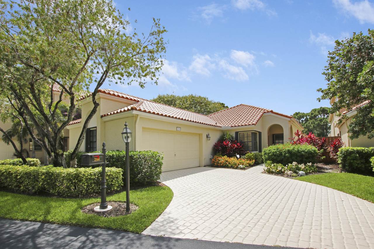2584 La Cristal Circle - Photo 1