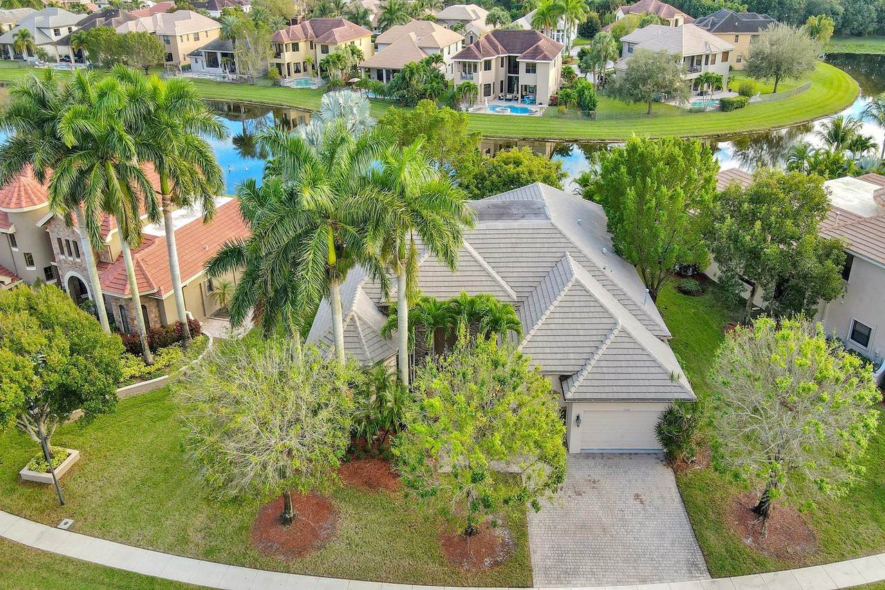 10522 Versailles Boulevard - Photo 1