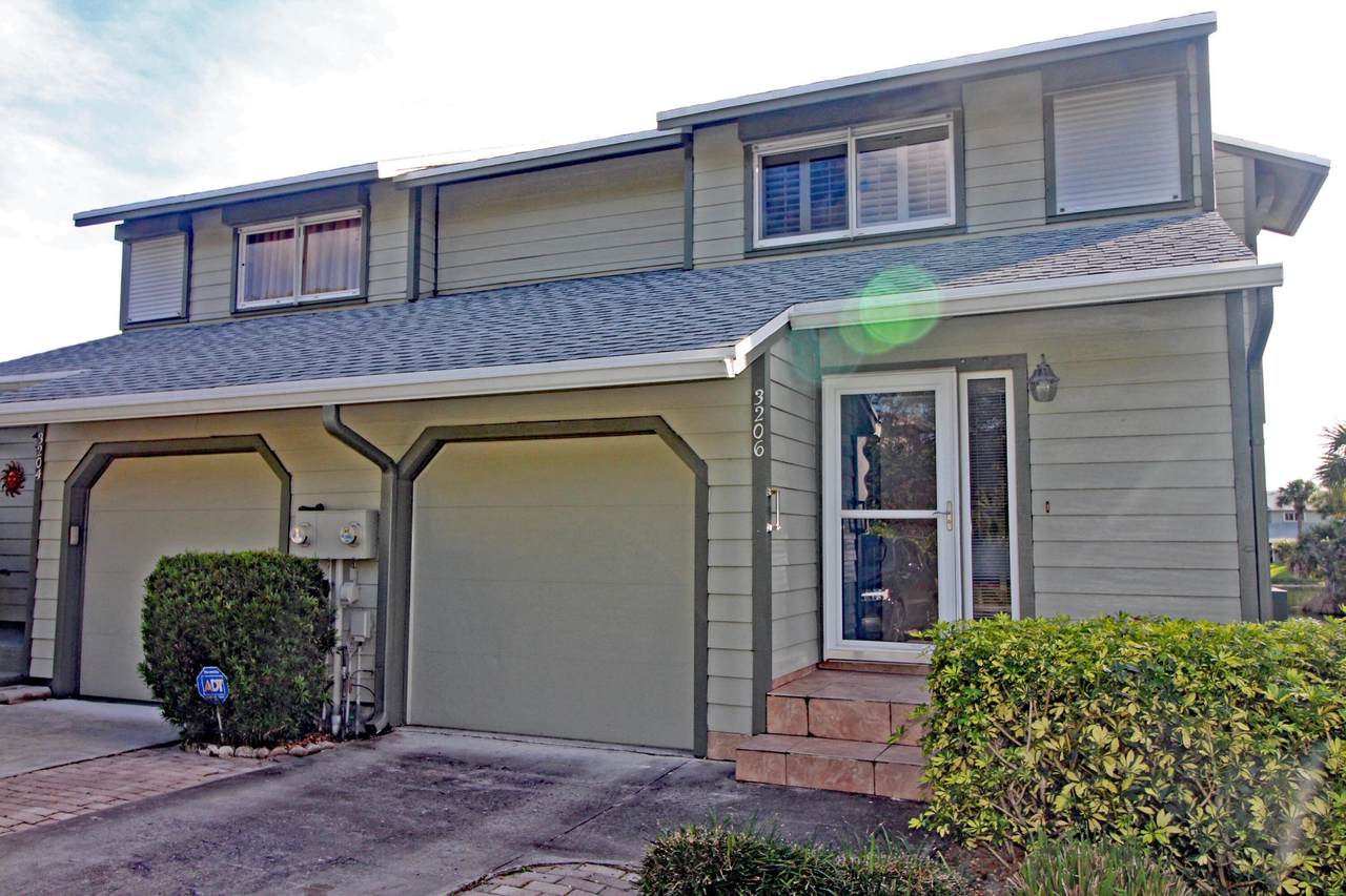 3206 Holly Creek Drive - Photo 1