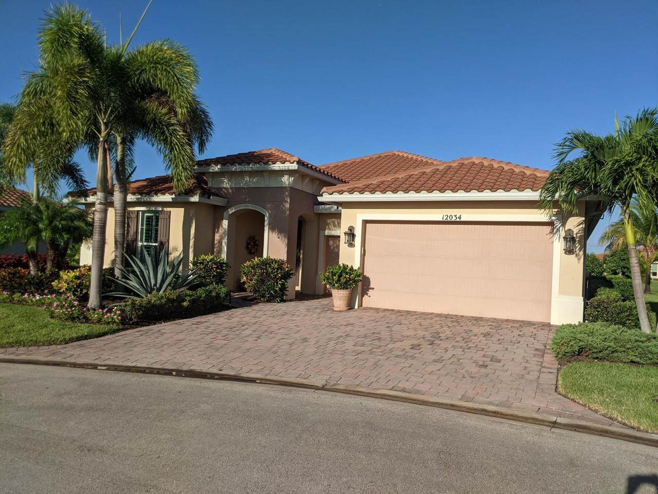 12034 Bayberry Avenue - Photo 1