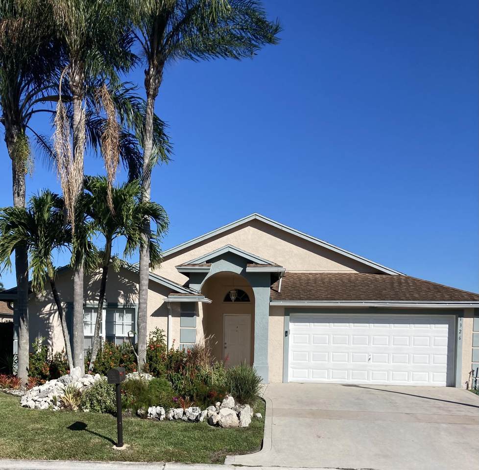1326 Monteray Way - Photo 1