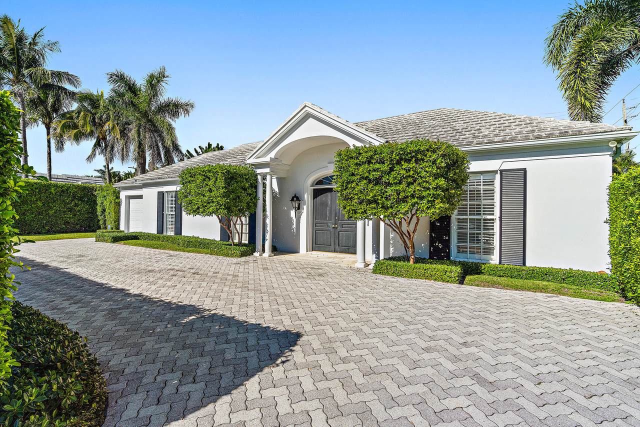 201 Bahama Lane - Photo 1